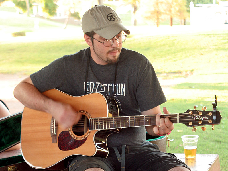 510_picnic-guitar